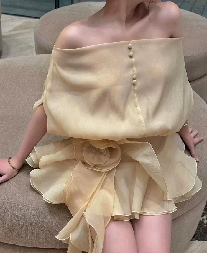 Mini robe de soirée en satin, sans bretelles, sans manches, ligne a, simple, C899