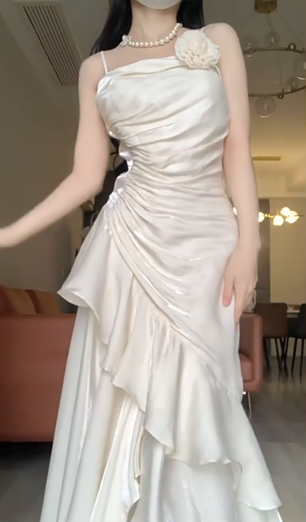 Robe de bal de princesse bustier à volants en satin long, robe de soirée C8117