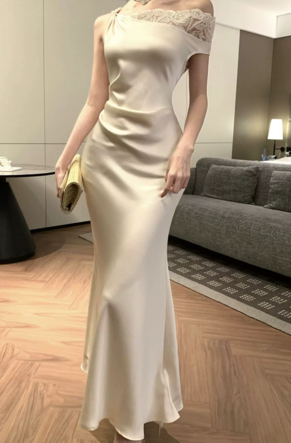 Vintage Asymmetrical Neck Prom Dress White Lace Satin Mermaid Evening Dress C9561