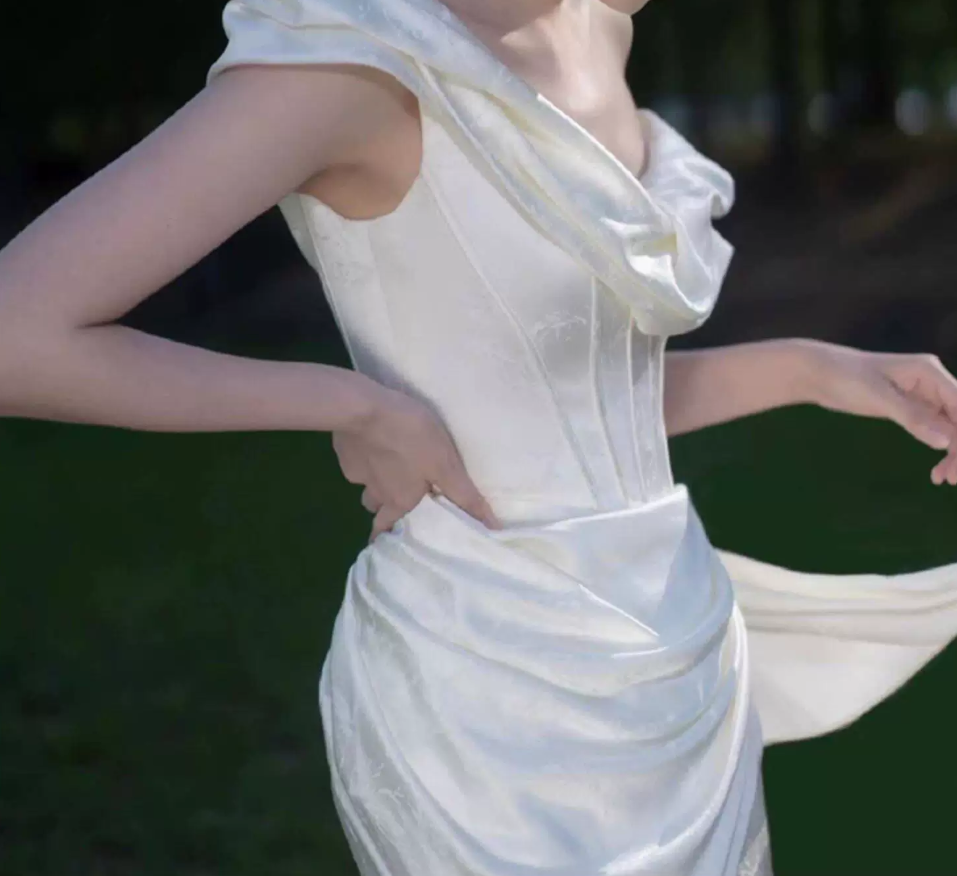 Mini robe de soirée en satin, sans bretelles, sans manches, ligne a, simple, C899