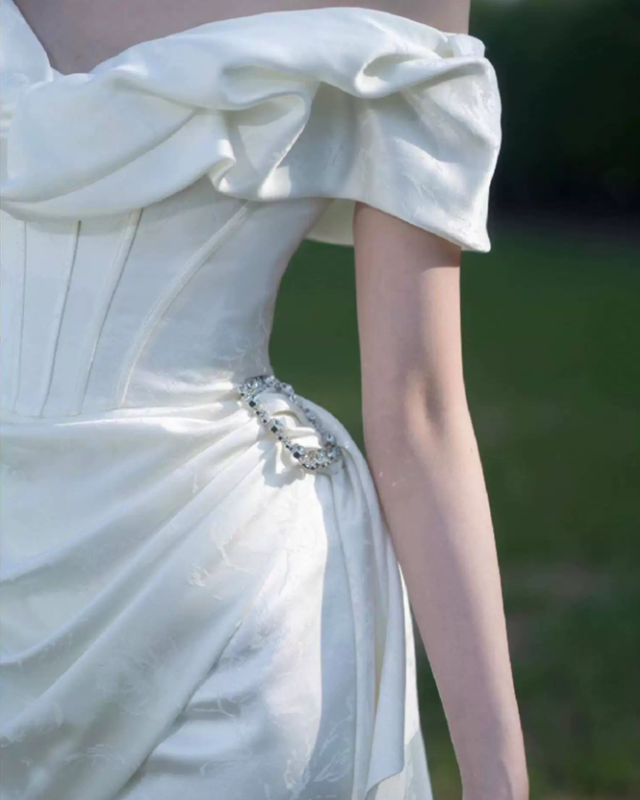 Mini robe de soirée en satin, sans bretelles, sans manches, ligne a, simple, C899
