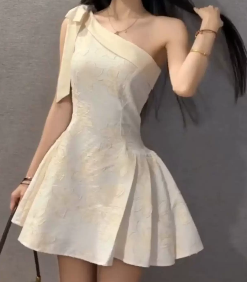 Mini robe de soirée en satin, sans bretelles, sans manches, ligne a, simple, C899
