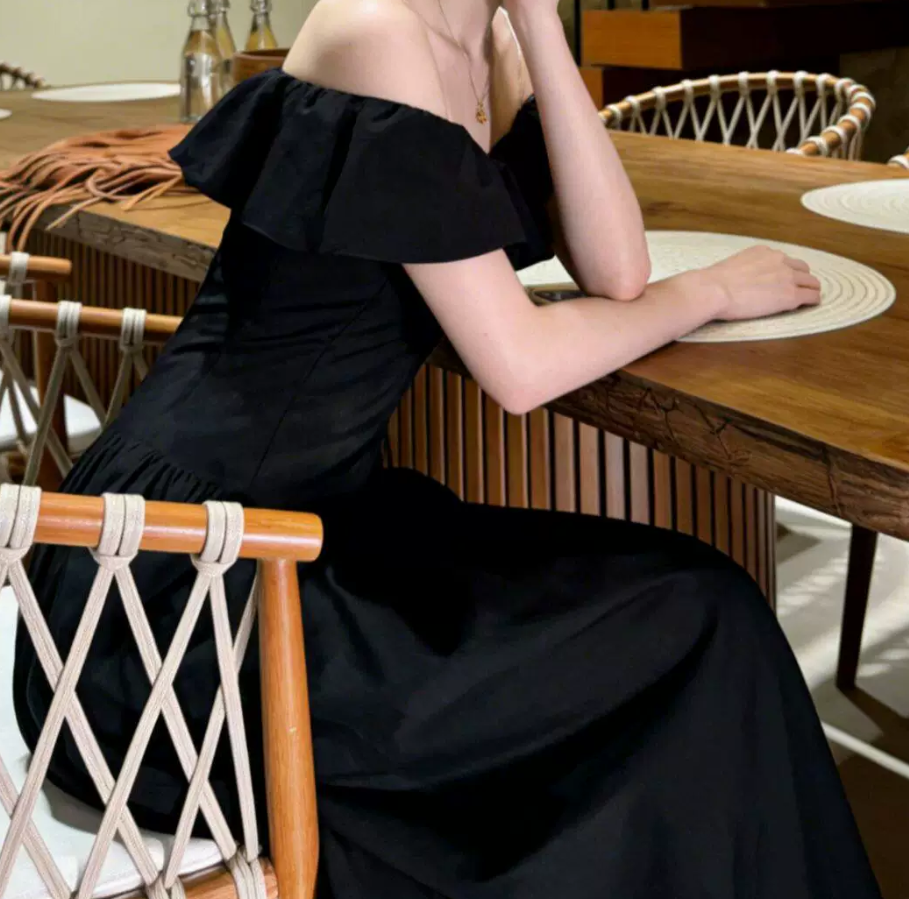 Retro Off-Shoulder Ruffles Prom Dress Black A-Line Evening Dress C9593