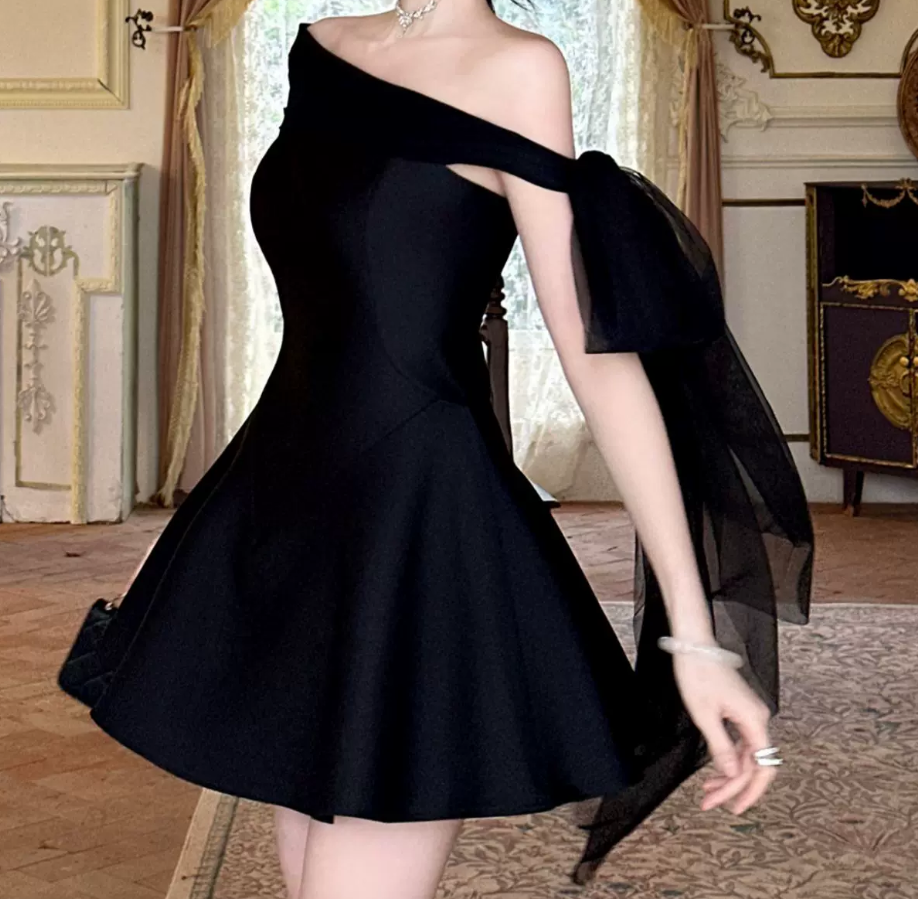 Mini robe de soirée en satin, sans bretelles, sans manches, ligne a, simple, C899
