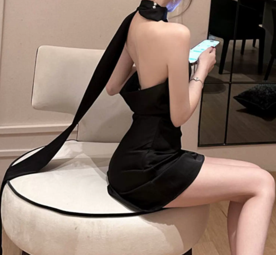 Chic Halter Neck Homecoming Dress Black Backless Sheath Party Dress C9644