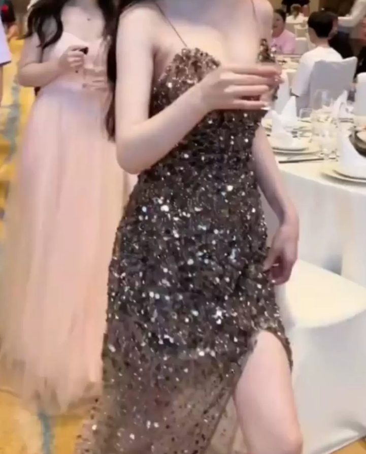 Robe de bal de princesse bustier à volants en satin long, robe de soirée C8117