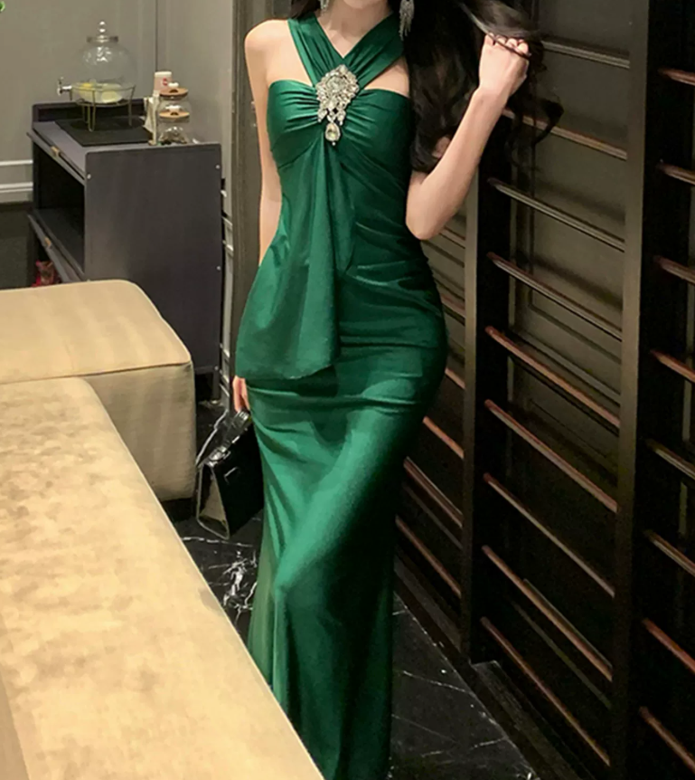 Elegant Halter Neck Green Maxi Dress Beaded Mermaid Long Dress C9674