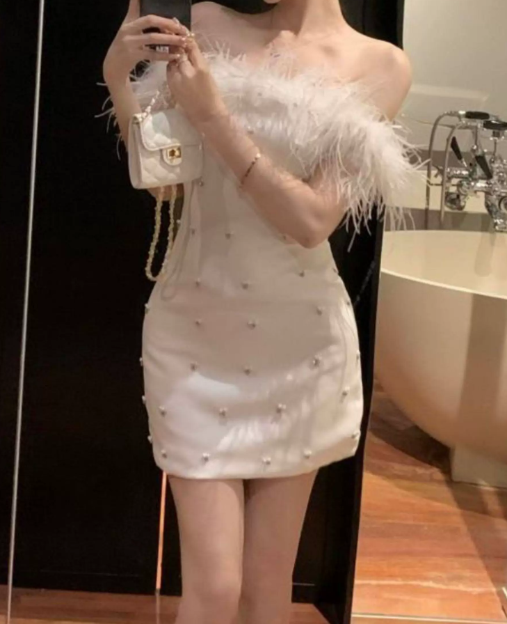 Attractive Off-Shoulder White Homecoming Dress Feather Sequins Sheath Party Dress C9681