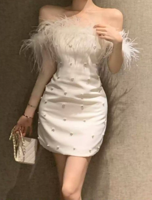 Attractive Off-Shoulder White Homecoming Dress Feather Sequins Sheath Party Dress C9681