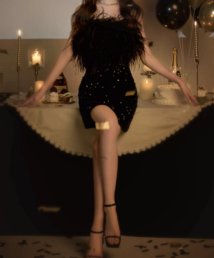 Sparkling Strapless Black Homecoming Dress Feather Sequins Sheath Party Dress C9683