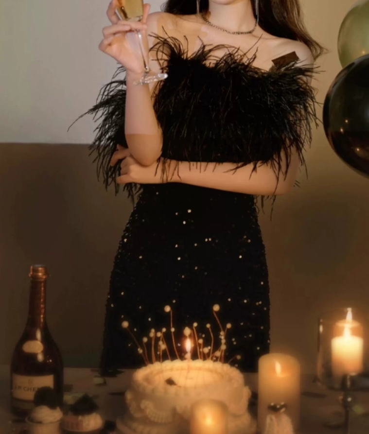 Sparkling Strapless Black Homecoming Dress Feather Sequins Sheath Party Dress C9683