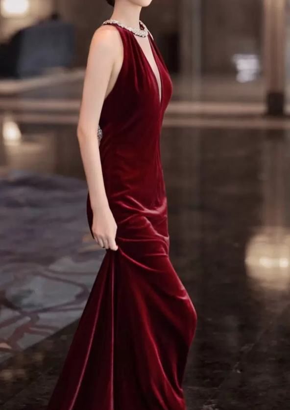 Vintage Halter Neck Red Prom Dress Velvet Beaded Mermaid Evening Dress C9703