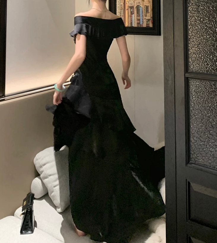 Sleek Off-Shoulder Prom Dress Black Ruffles A-Line Evening Dress C9712