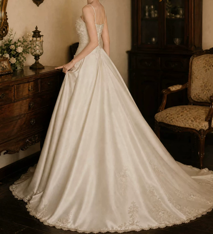 Superbe robe de mariée sirène bustier en satin et tulle, longue et en dentelle, C4563