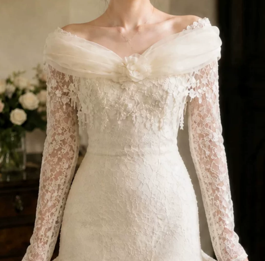 Superbe robe de mariée sirène bustier en satin et tulle, longue et en dentelle, C4563