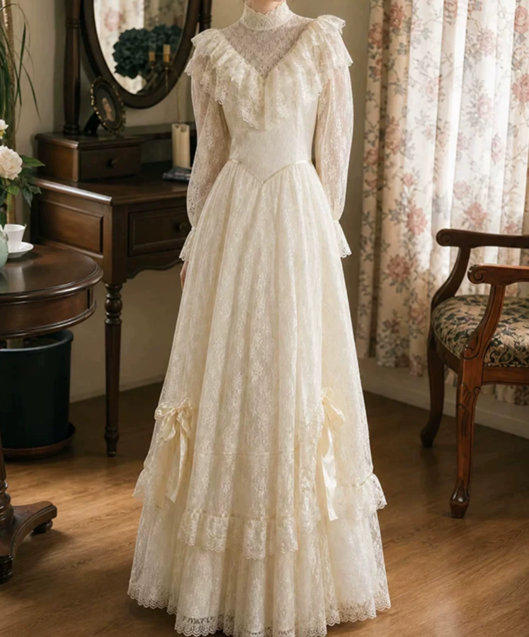 Chic Long Sleeve Ivory Prom Dress Lace Tiered A-Line Evening Dress C9750
