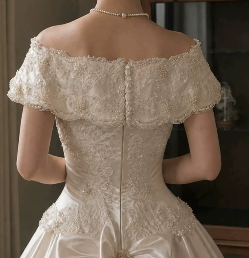 Lovely Off-Shoulder Wedding Dresses Appliques Sequins A-Line Bridal Dress C9757