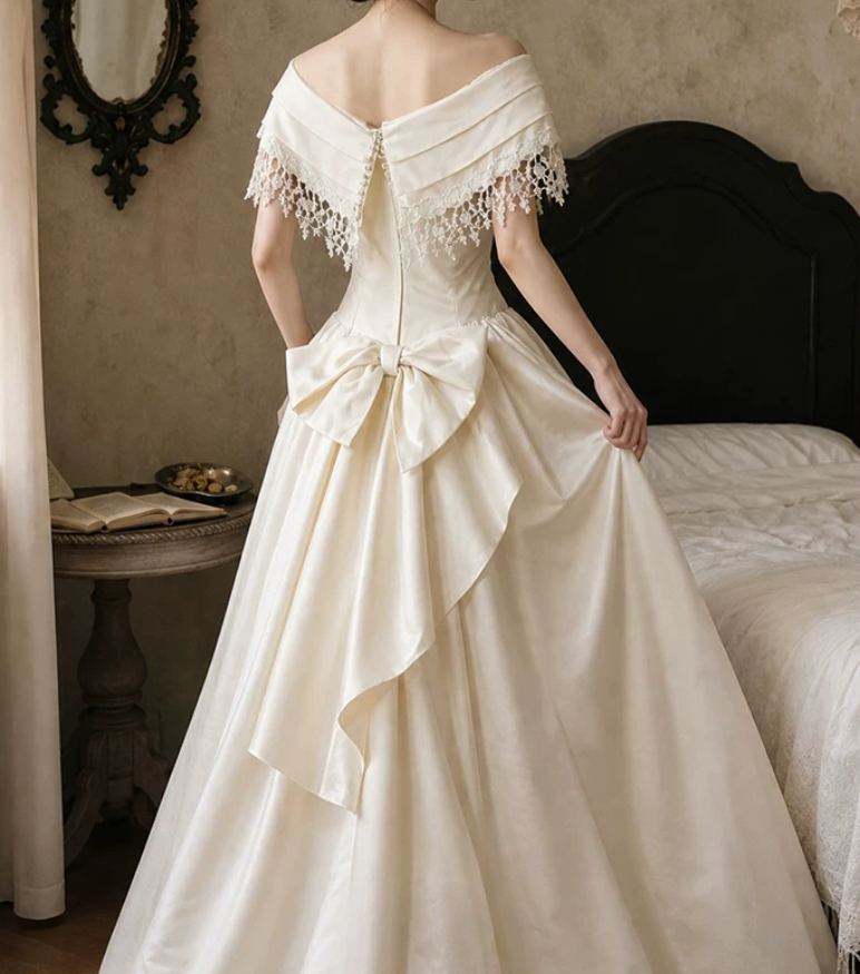Elegant Off-Shoulder Wedding Dresses Satin Appliques A-Line Bridal Dress C9760