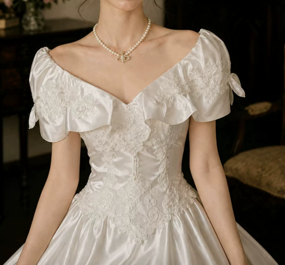 Vintage Off-Shoulder Satin Wedding Dresses Appliques A-Line Bridal Dress C9762