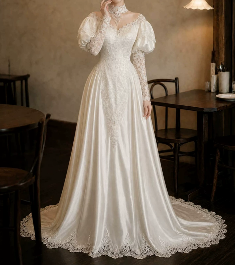 Luxurious Illusion Neck Satin Wedding Dresses Long Sleeve Appliques Lace A-Line Bridal Dress C9764