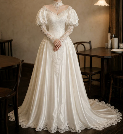 Luxurious Illusion Neck Satin Wedding Dresses Long Sleeve Appliques Lace A-Line Bridal Dress C9764