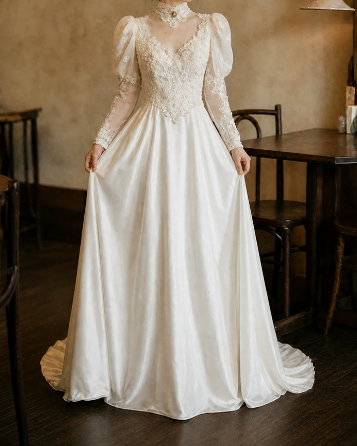 Superbe robe de mariée sirène bustier en satin et tulle, longue et en dentelle, C4563