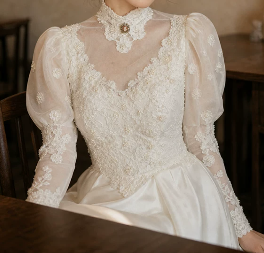 Superbe robe de mariée sirène bustier en satin et tulle, longue et en dentelle, C4563