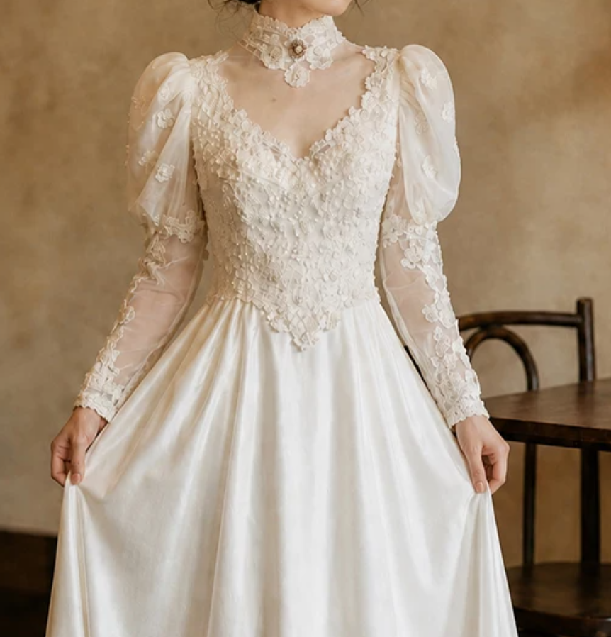 Superbe robe de mariée sirène bustier en satin et tulle, longue et en dentelle, C4563