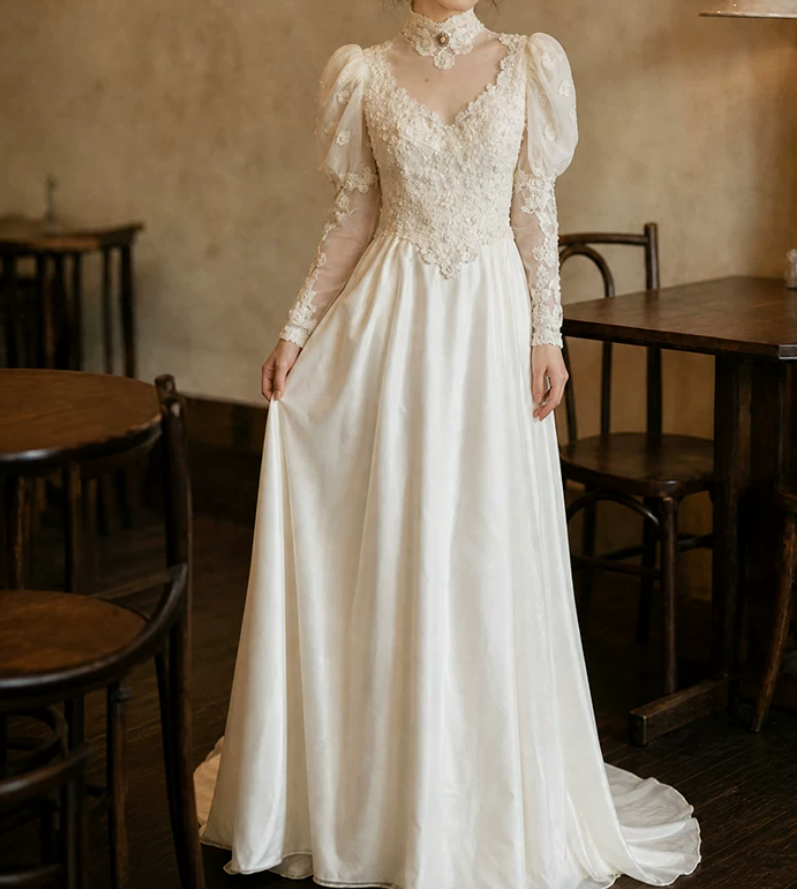 Superbe robe de mariée sirène bustier en satin et tulle, longue et en dentelle, C4563