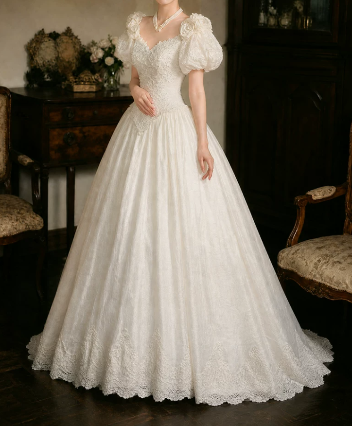 Romantic Short Sleeve Ivory Ball Gown Square Neck Appliques Sweet 16 Dresses C9769