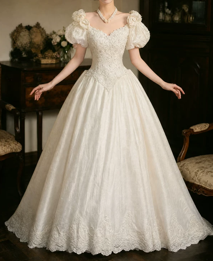 Romantic Short Sleeve Ivory Ball Gown Square Neck Appliques Sweet 16 Dresses C9769
