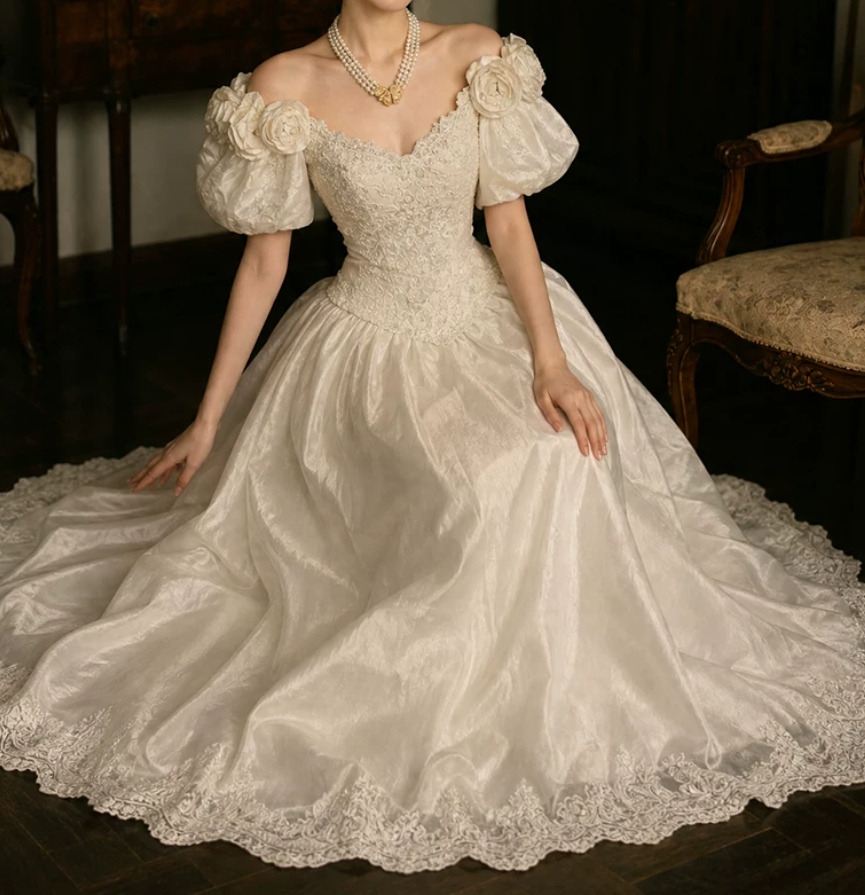 Romantic Short Sleeve Ivory Ball Gown Square Neck Appliques Sweet 16 Dresses C9769