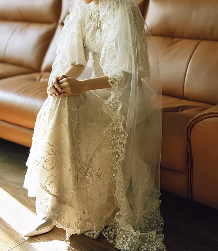Superbe robe de mariée sirène bustier en satin et tulle, longue et en dentelle, C4563