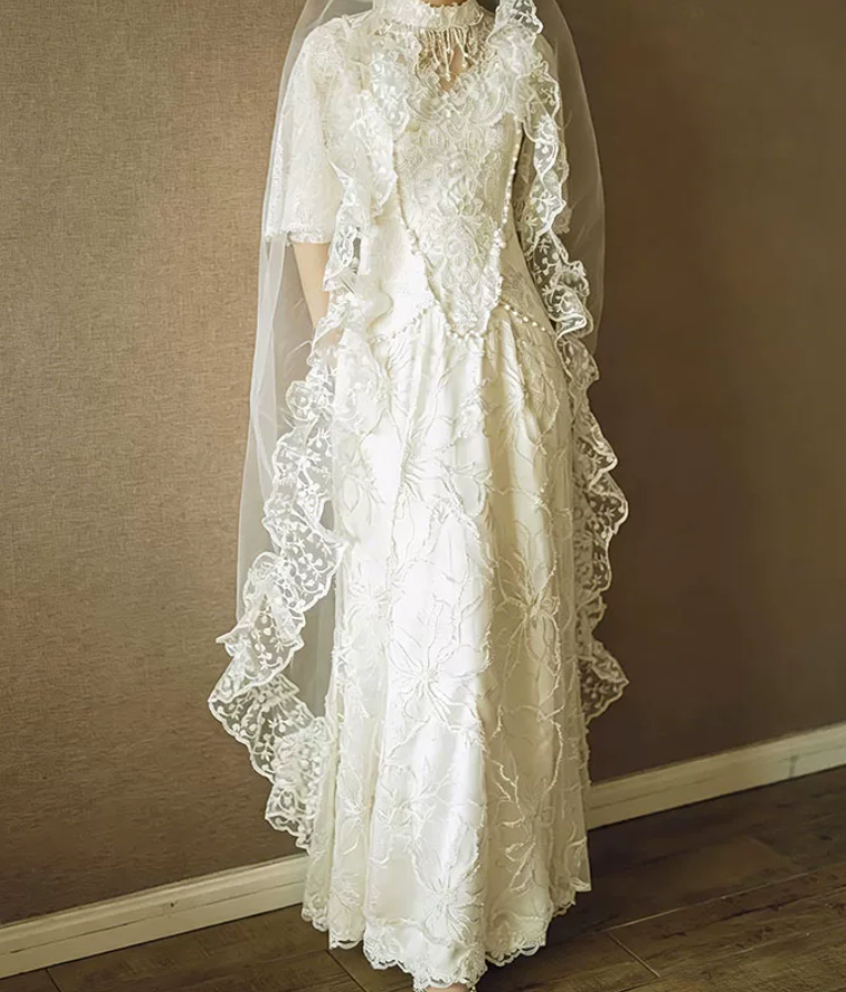 Superbe robe de mariée sirène bustier en satin et tulle, longue et en dentelle, C4563