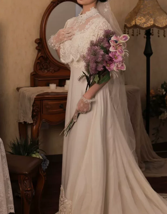 Luxury Jewel Neck Wedding Dresses Lace Short Sleeve A-Line Bridal Dress C9789