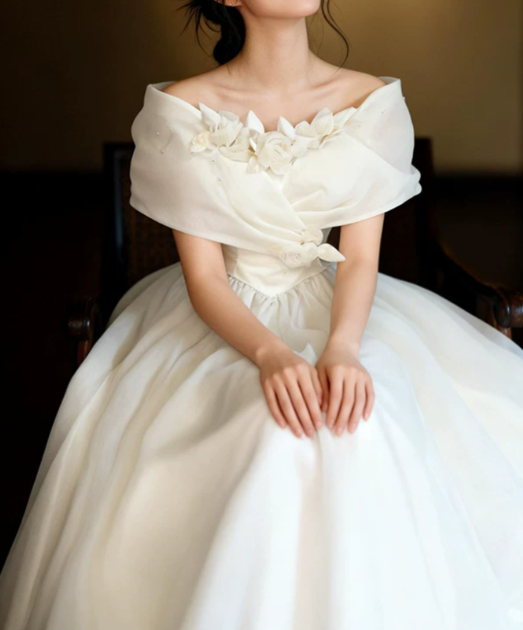 Adorable Off-Shoulder Tulle Wedding Dresses Appliques A-Line Bridal Dress C9798