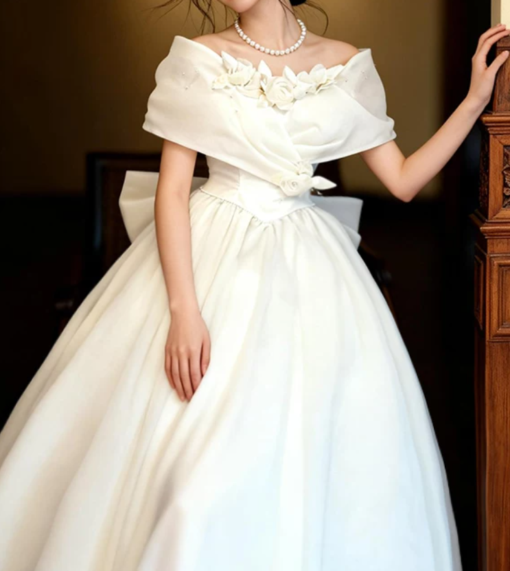 Adorable Off-Shoulder Tulle Wedding Dresses Appliques A-Line Bridal Dress C9798