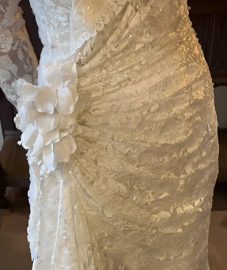 Superbe robe de mariée sirène bustier en satin et tulle, longue et en dentelle, C4563