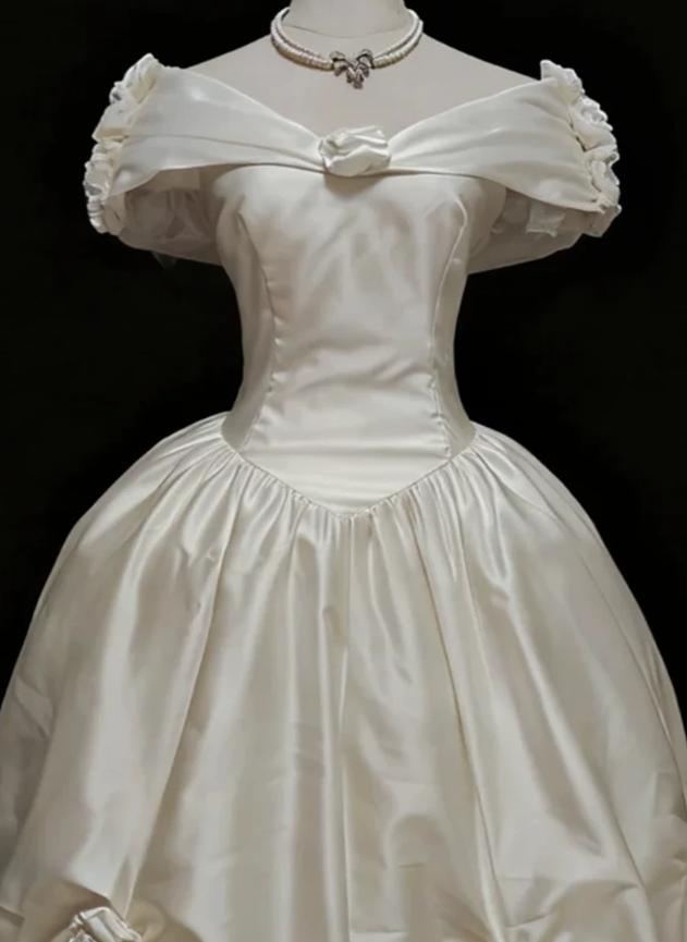 Superbe robe de mariée sirène bustier en satin et tulle, longue et en dentelle, C4563