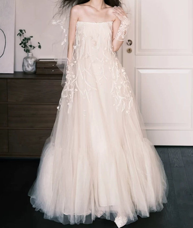Glam Strapless Wedding Dresses Appliques Tulle A-Line Bridal Dress C9818