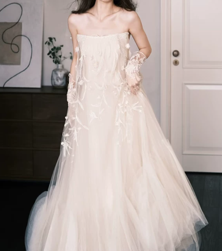 Glam Strapless Wedding Dresses Appliques Tulle A-Line Bridal Dress C9818