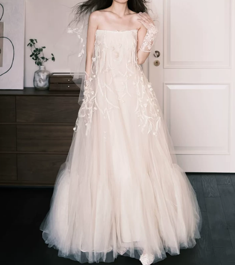 Glam Strapless Wedding Dresses Appliques Tulle A-Line Bridal Dress C9818