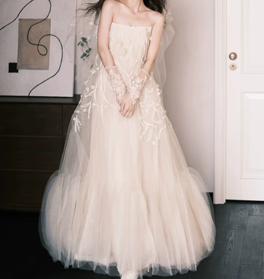 Glam Strapless Wedding Dresses Appliques Tulle A-Line Bridal Dress C9818