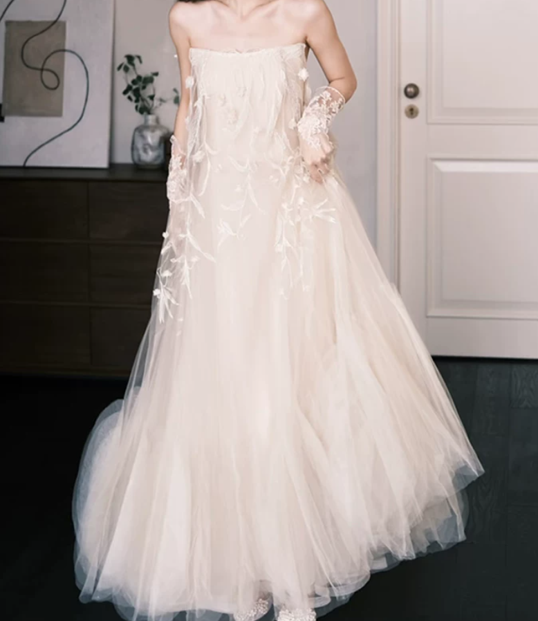 Glam Strapless Wedding Dresses Appliques Tulle A-Line Bridal Dress C9818