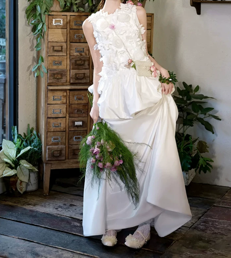 Classical Jewel Neck Wedding Dresses Satin Appliques A-Line Bridal Dress C9826