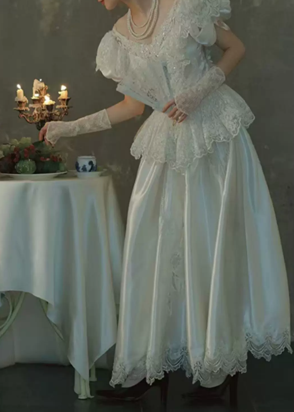 Superbe robe de mariée sirène bustier en satin et tulle, longue et en dentelle, C4563