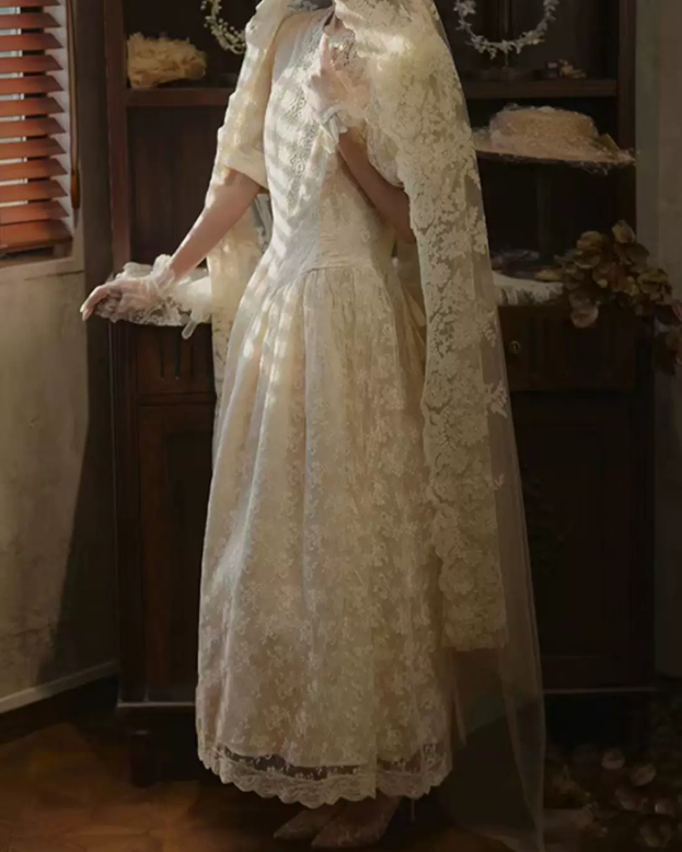 Superbe robe de mariée sirène bustier en satin et tulle, longue et en dentelle, C4563