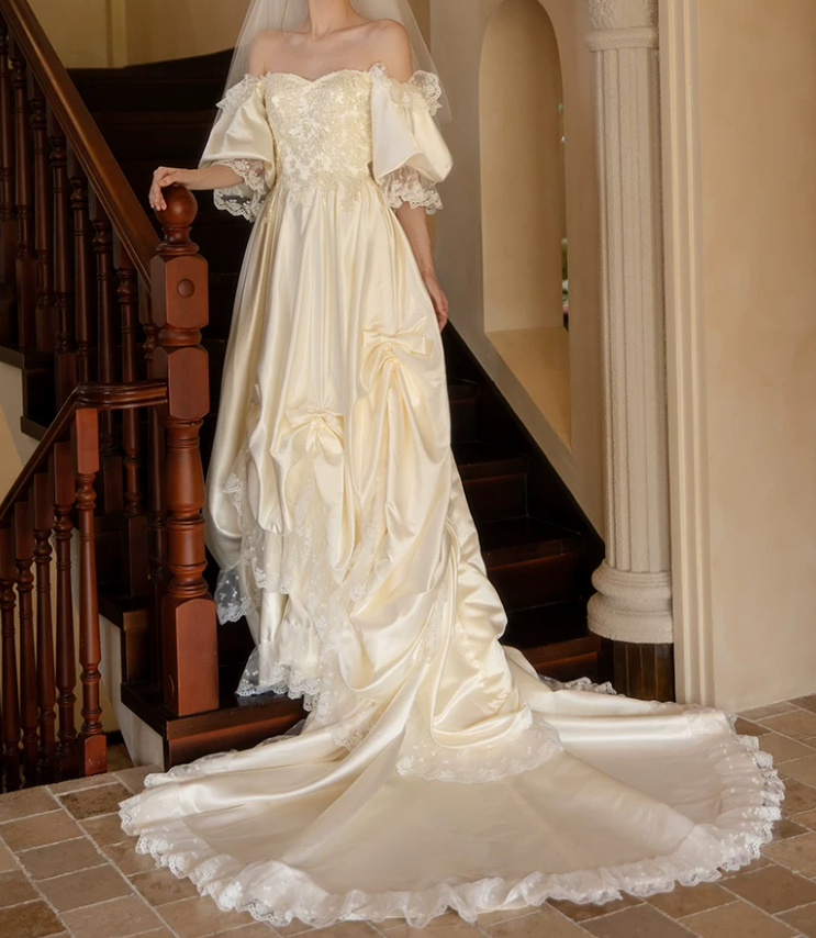 Superbe robe de mariée sirène bustier en satin et tulle, longue et en dentelle, C4563
