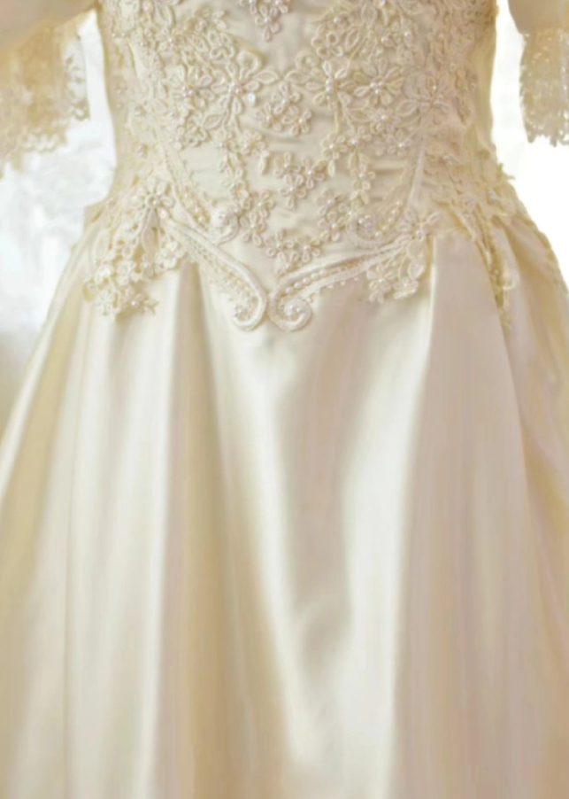 Trendy Off-Shoulder Ivory Prom Dress Appliques Beads Short Sleeve A-Line Evening Dress C9841