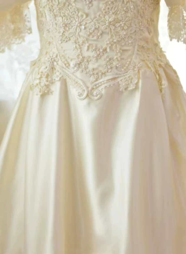 Trendy Off-Shoulder Ivory Prom Dress Appliques Beads Short Sleeve A-Line Evening Dress C9841